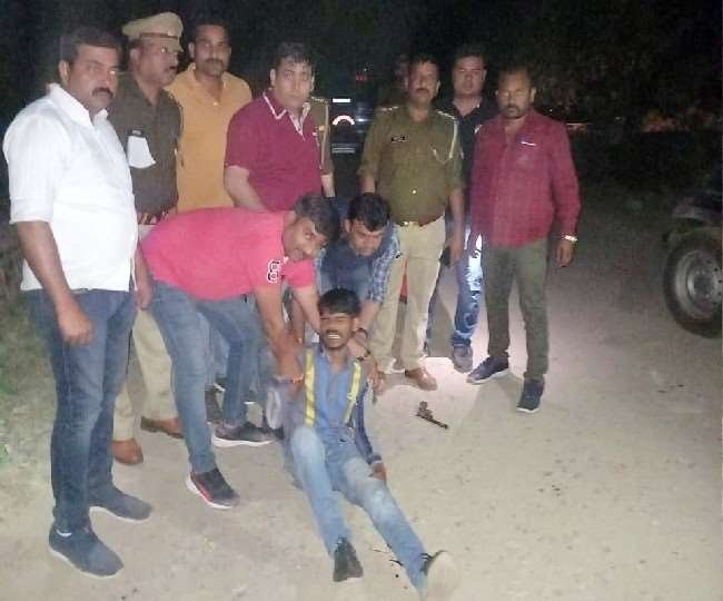 एनकाउंटर (Encounter) में गोली लगने के बाद मोनू घायल हो गया