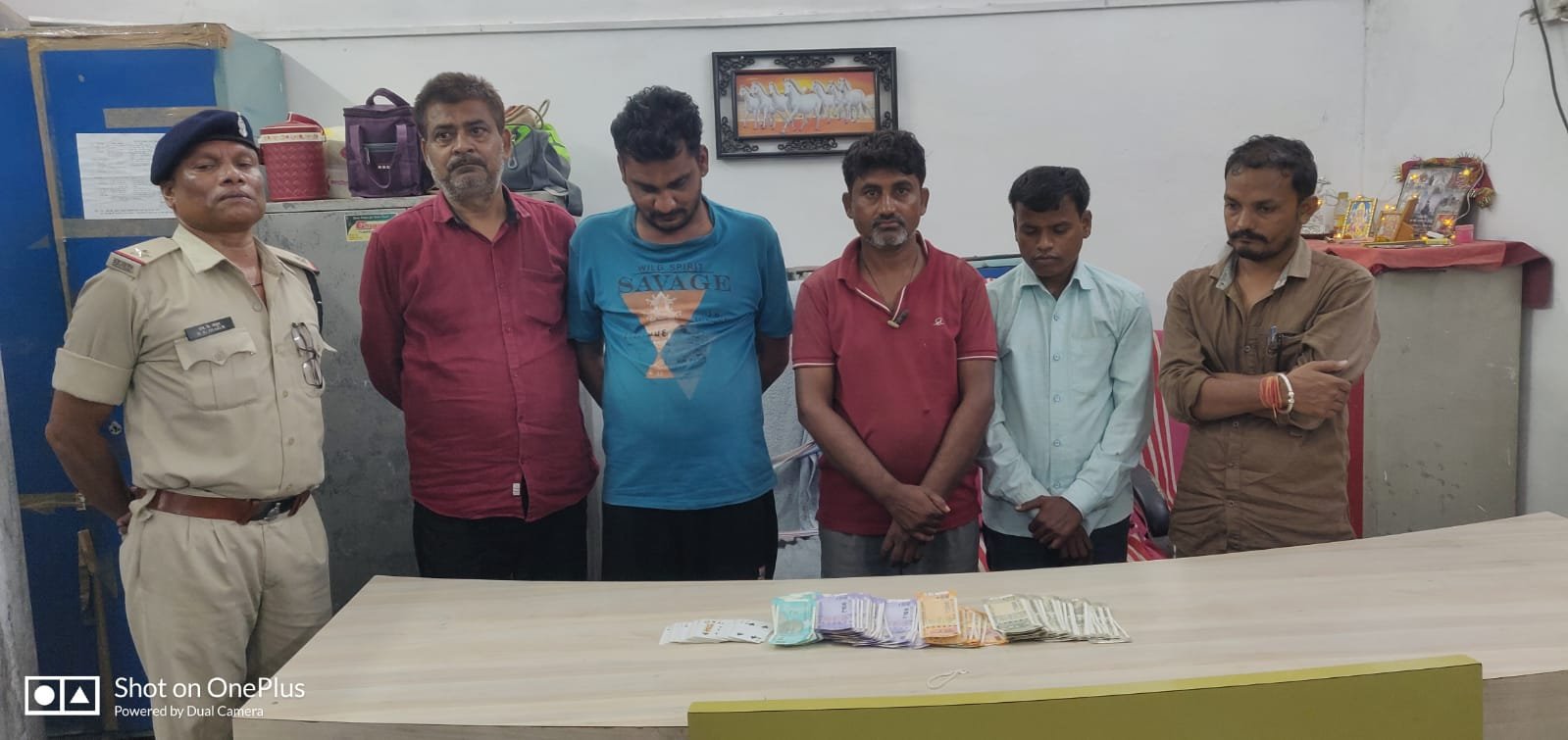 रायपुर पुलिस  : जुआ खेलते 05 जुआरियों को किया गया गिरफ्तार