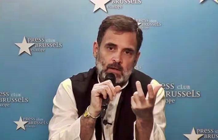 भारत में गांधी-गोडसे विजन की लड़ाई